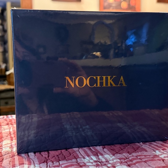 NOCHKA Reversible Mulberry Silk Bonnet with ties Sun and Moon print - Picture 3 of 10